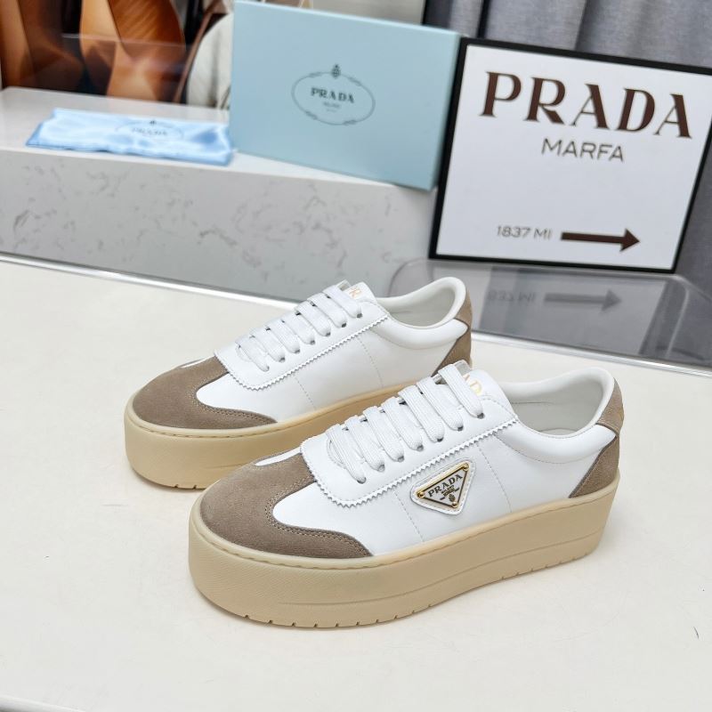 Pra*a casual shoes